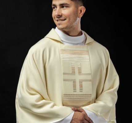 HaftinaUSA: Quality, Elegance, and Spiritual Connection